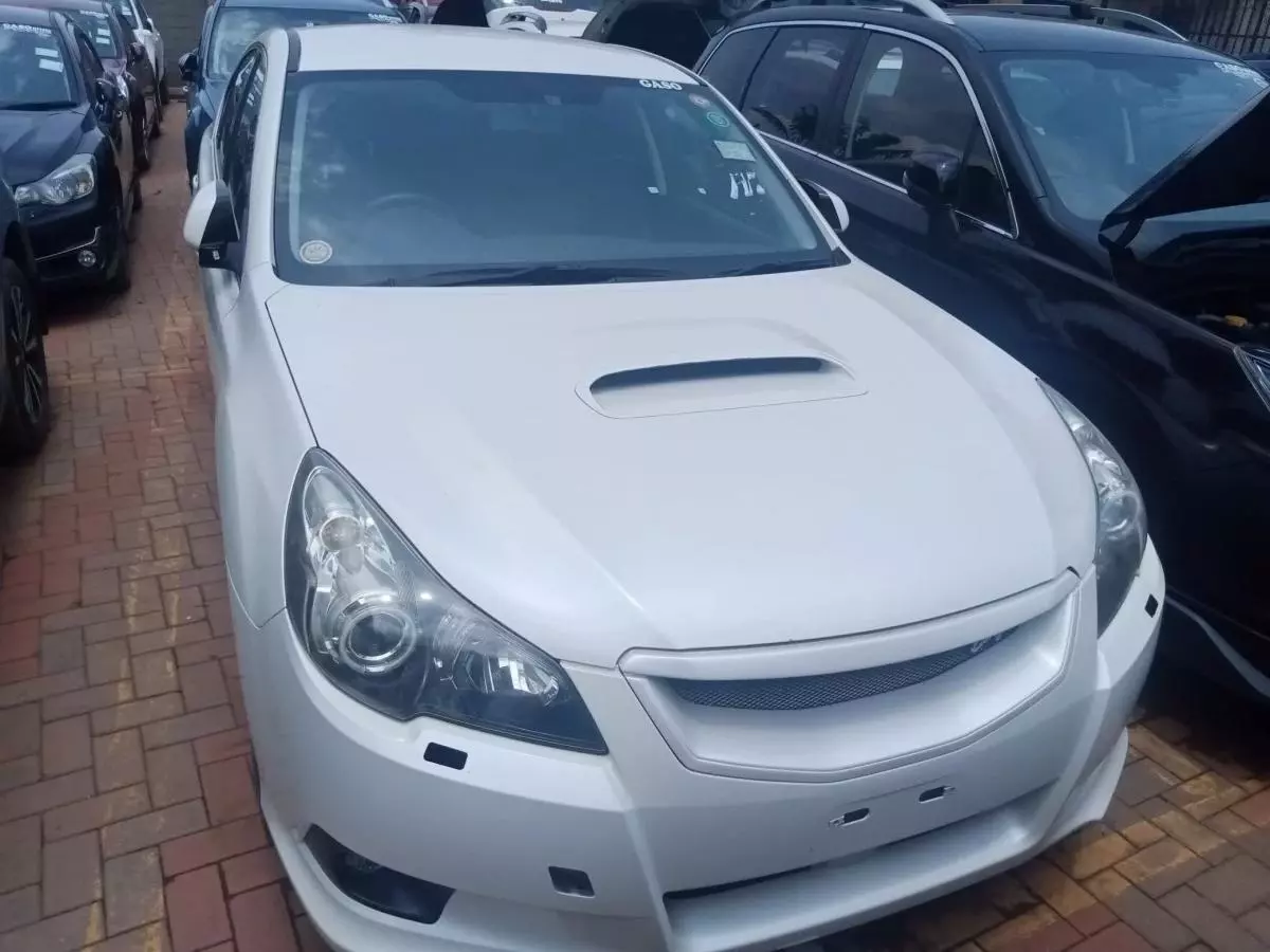 Subaru Legacy   - 2009