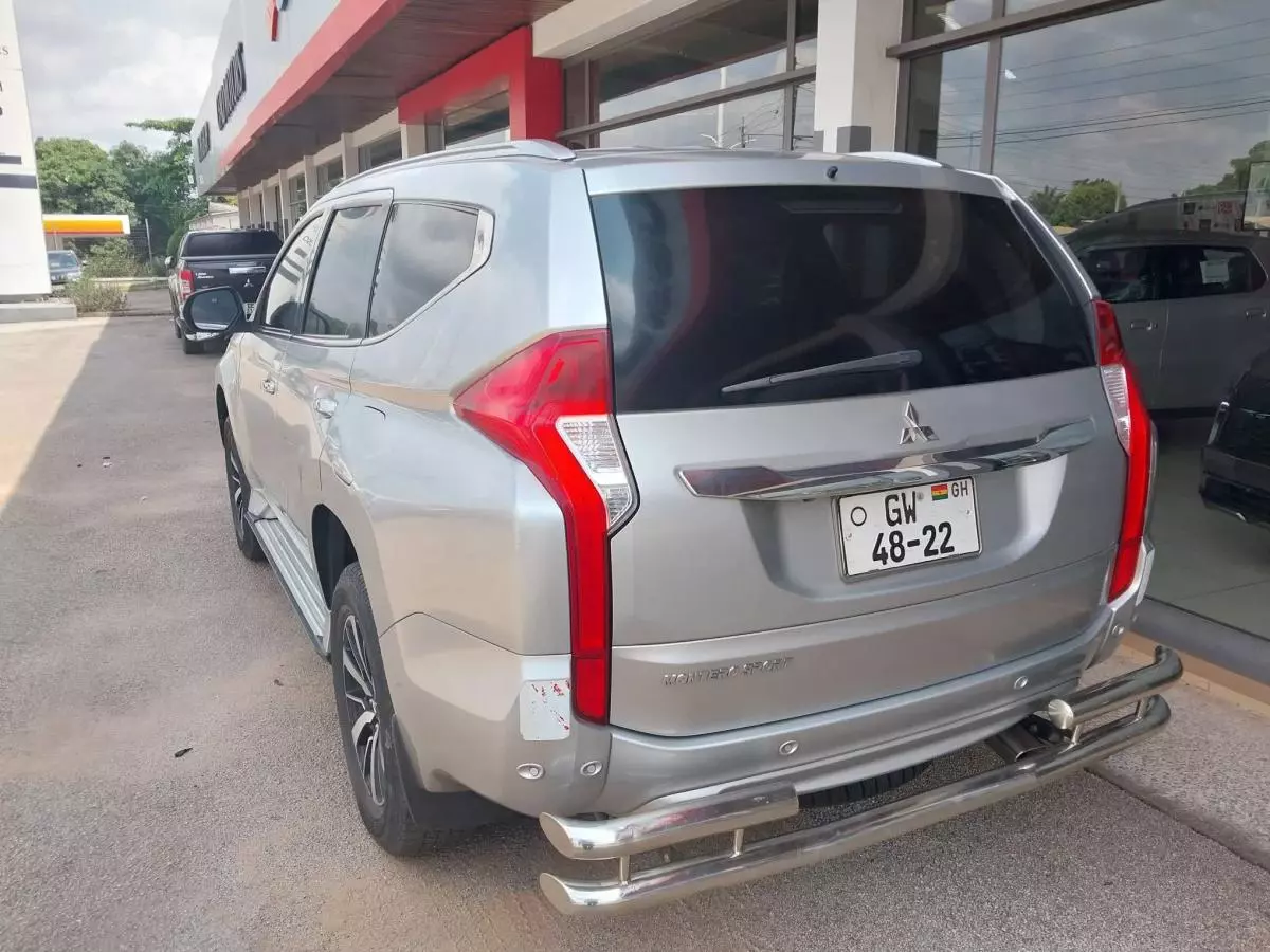 Mitsubishi Pajero Sport   - 2019