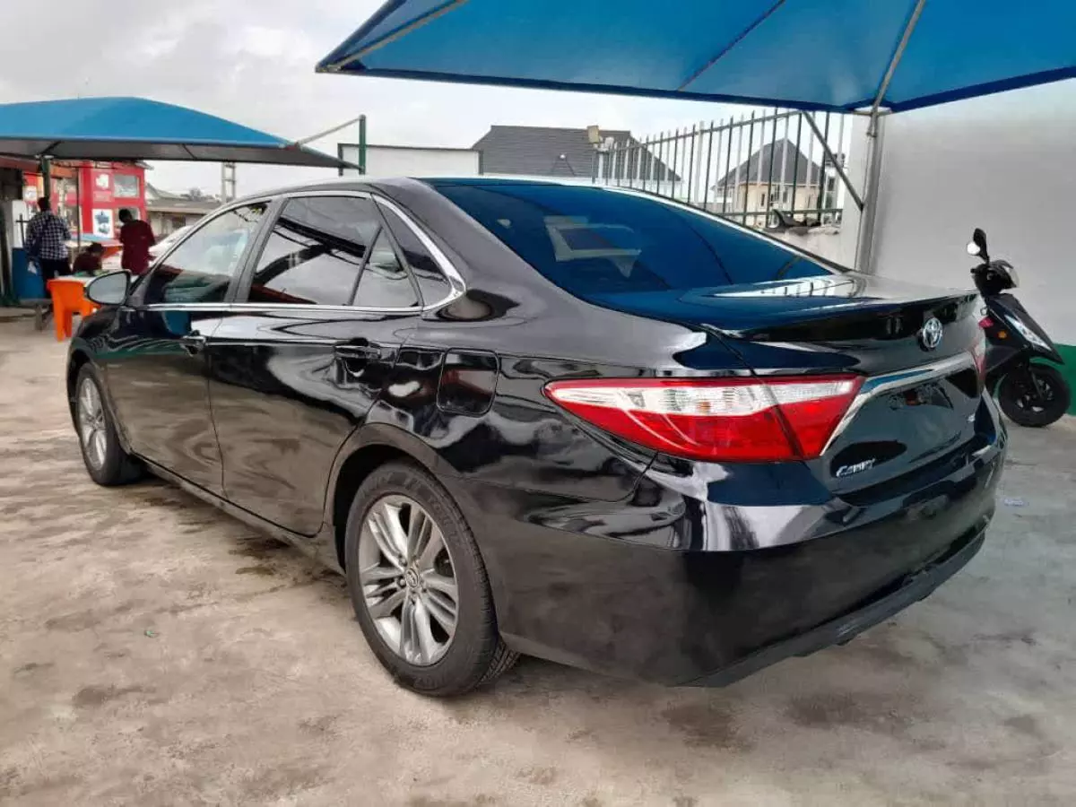 Toyota Camry   - 2016