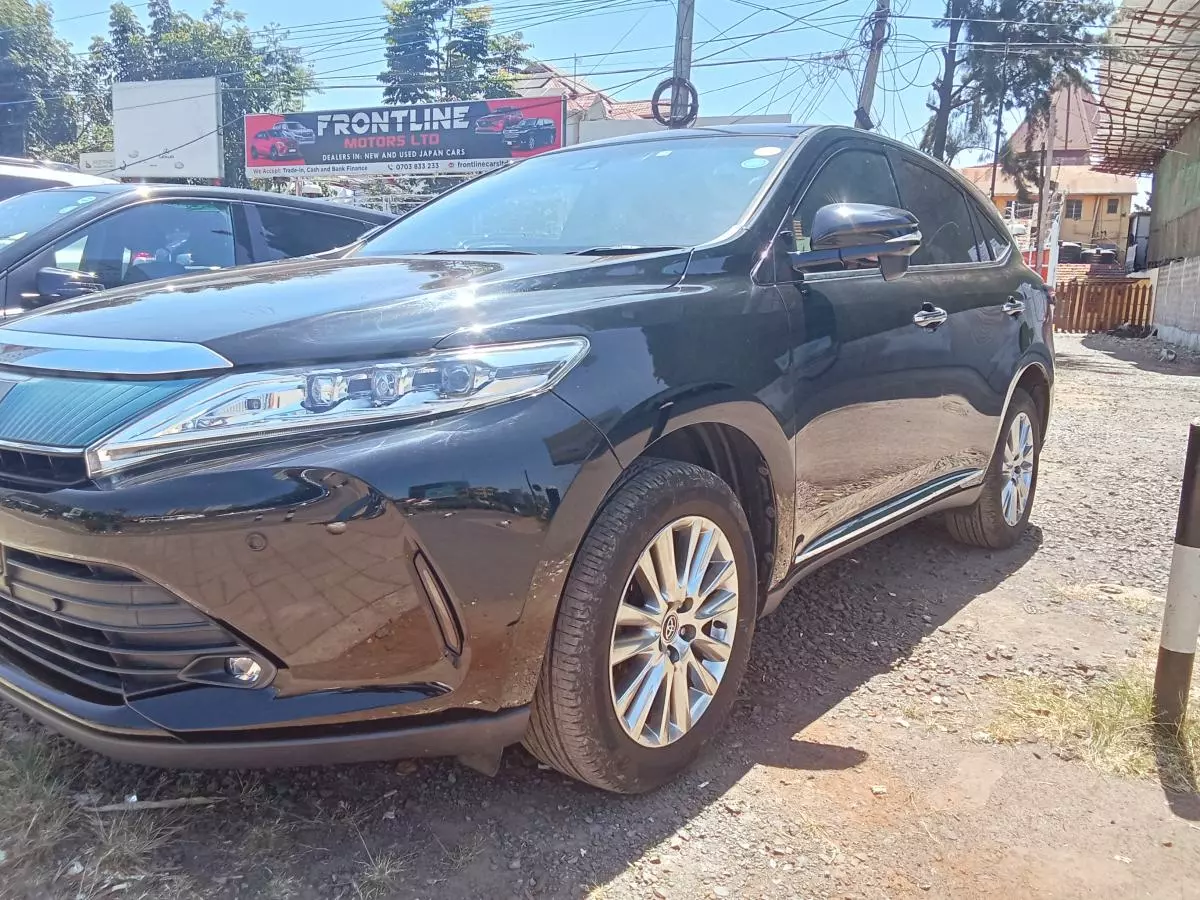 Toyota Harrier   - 2017