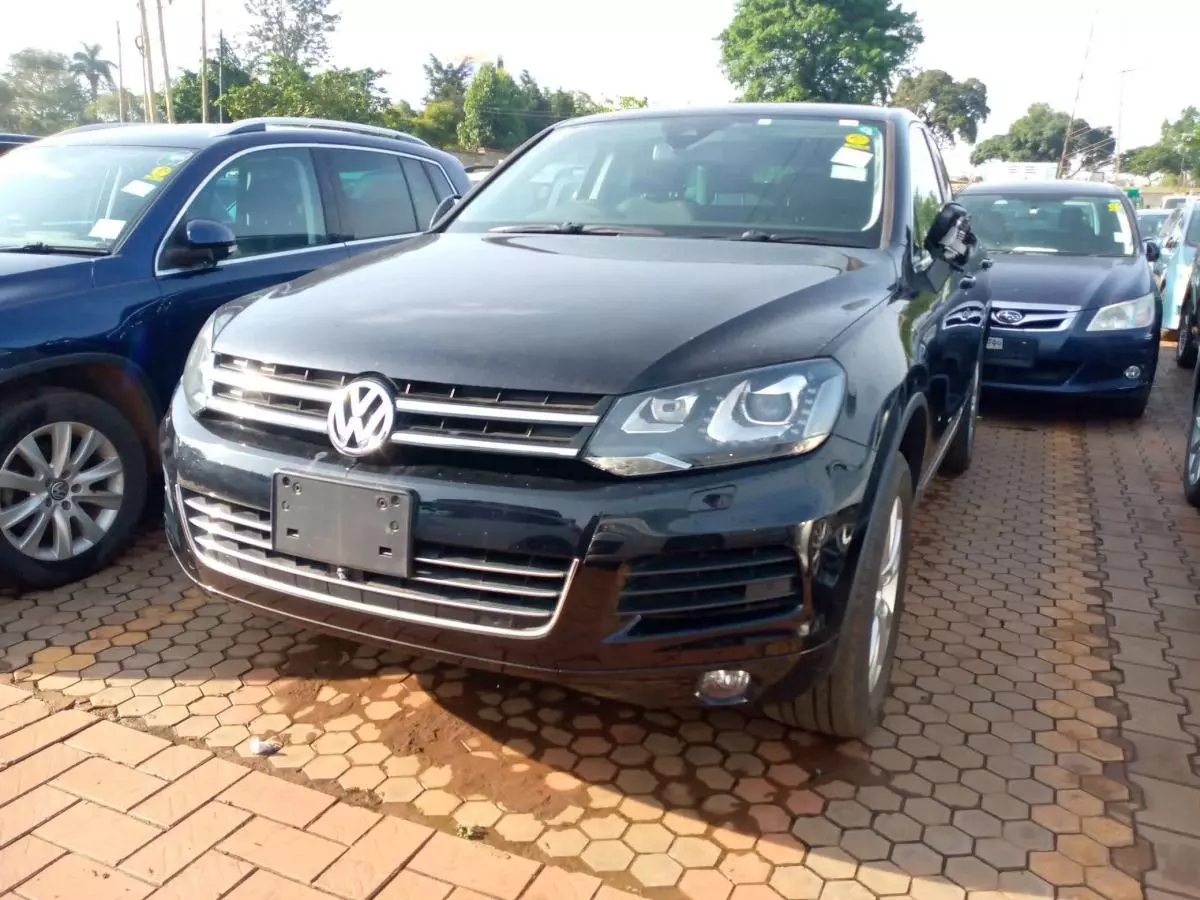 Volkswagen Touareg   - 2013