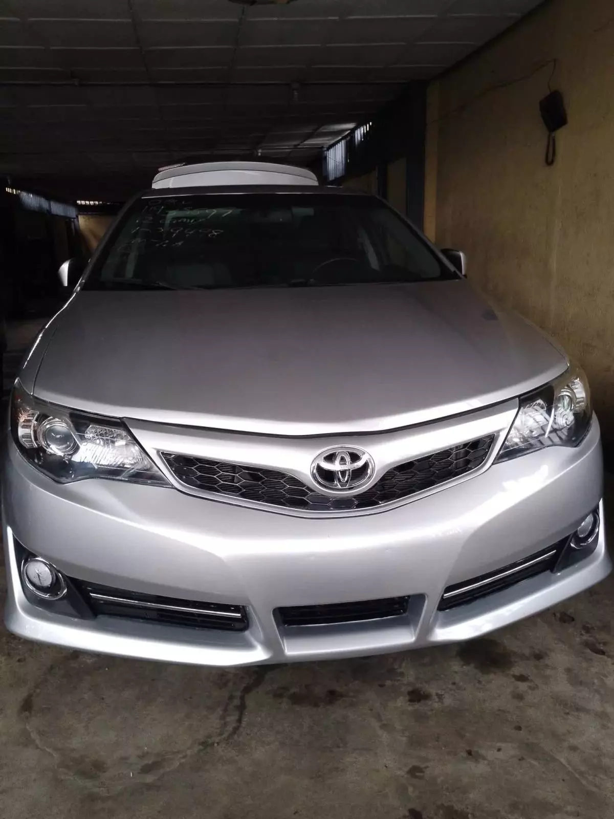 Toyota Camry   - 2012