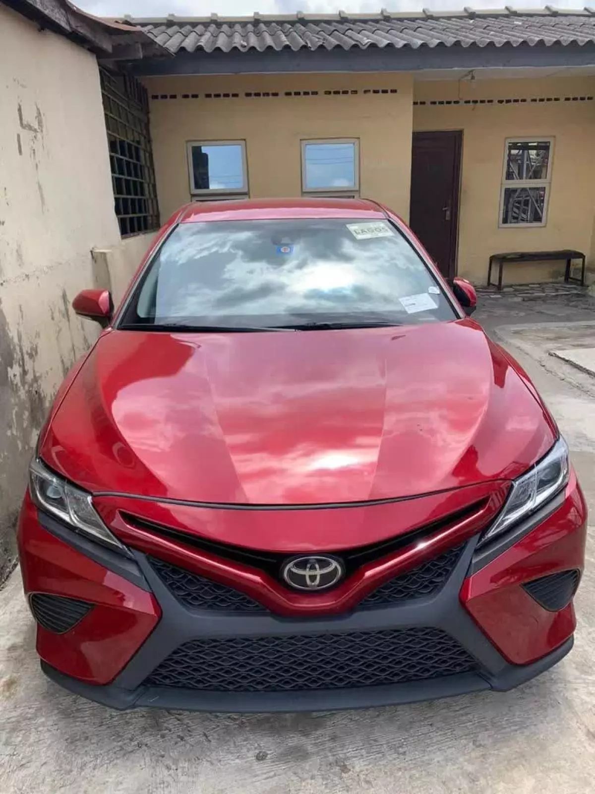 Toyota Camry   - 2019