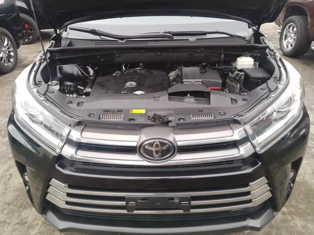 Toyota Highlander   - 2018