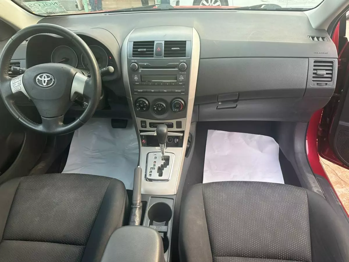 Toyota Corolla   - 2010