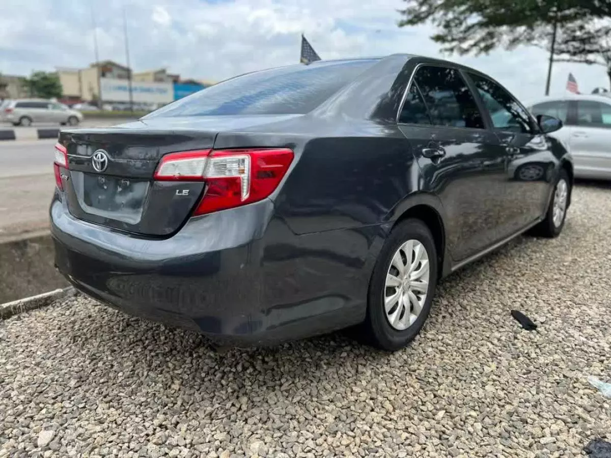 Toyota Camry   - 2012