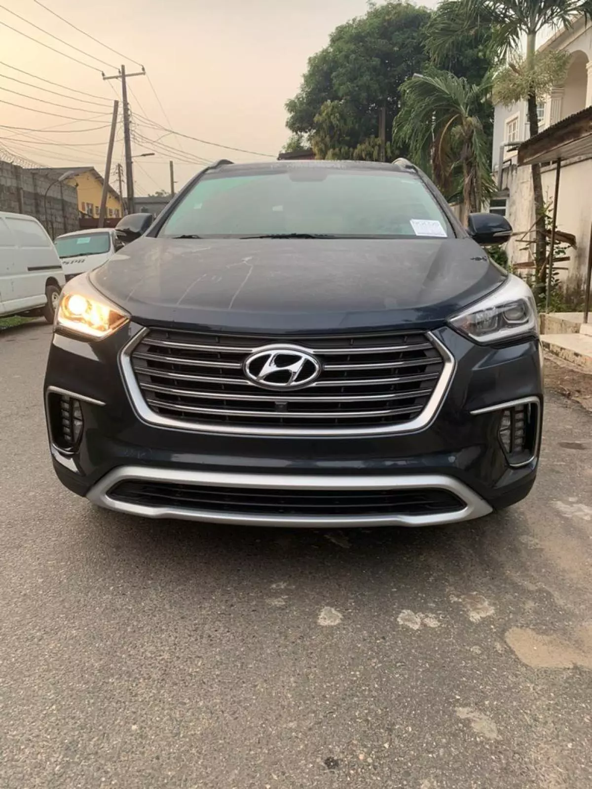 Hyundai Santa Fe   - 2017