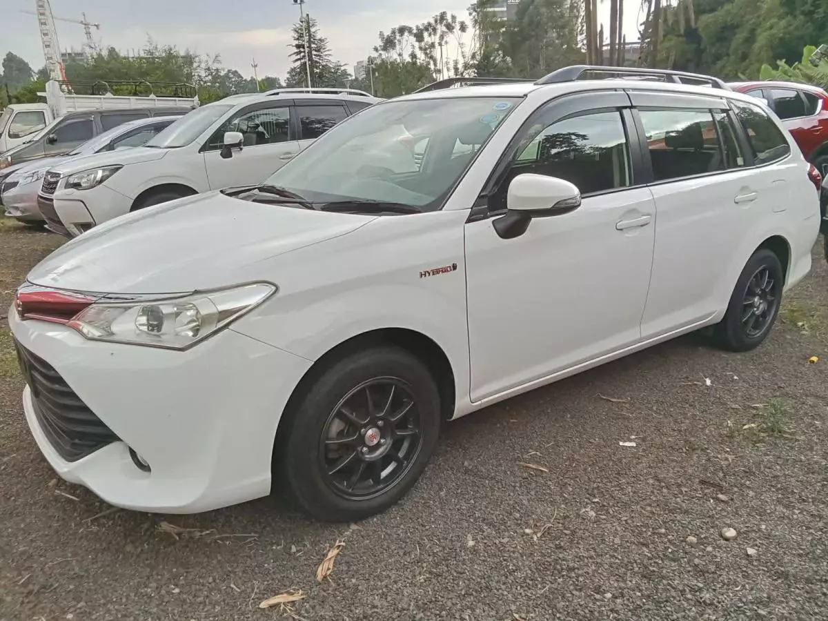 Toyota Fielder hybrid    - 2016