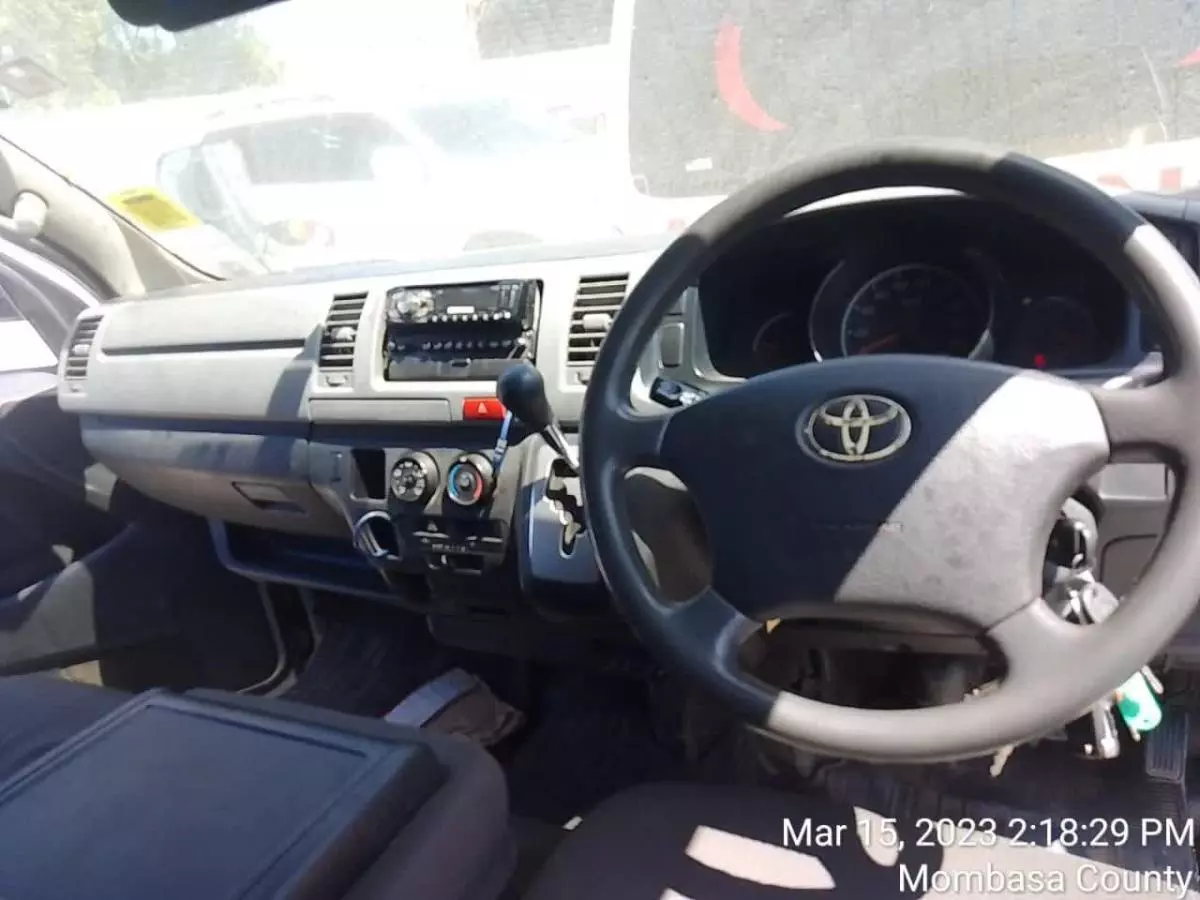 Toyota Hiace - 2013