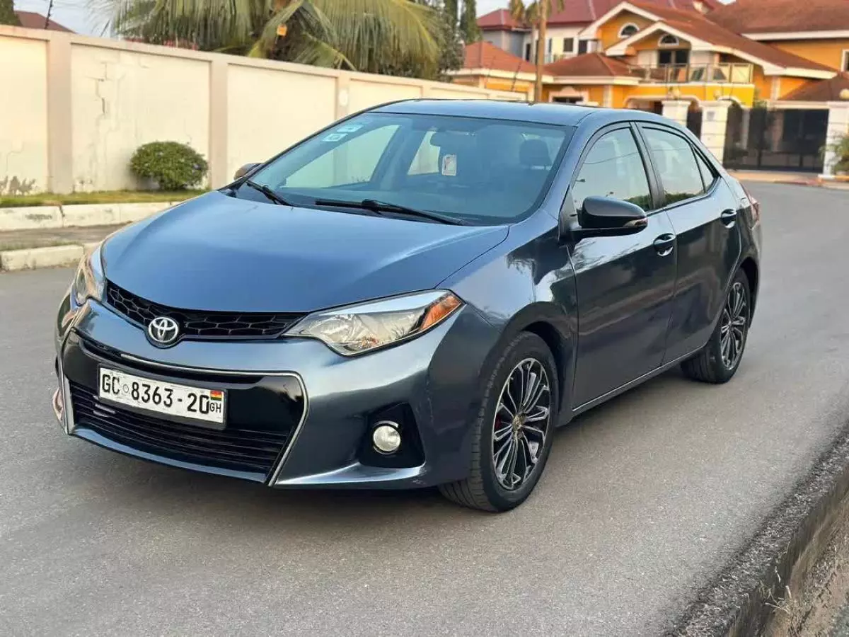 Toyota Corolla   - 2016