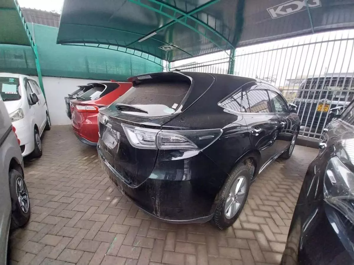 Toyota Harrier   - 2017