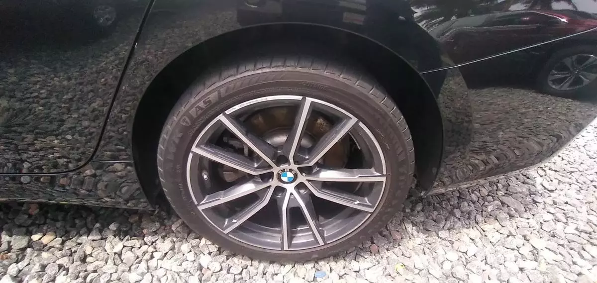 BMW 330i - 2020