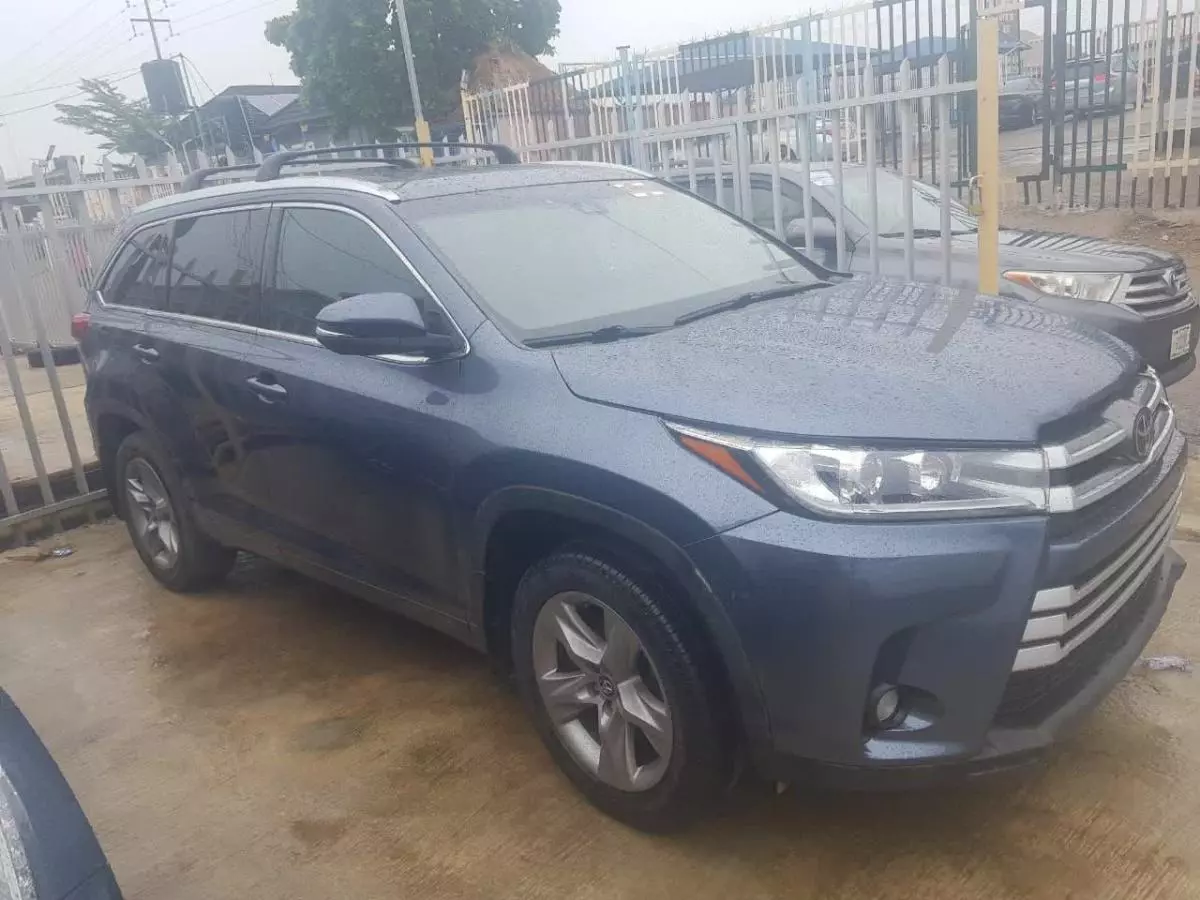 Toyota Highlander   - 2019