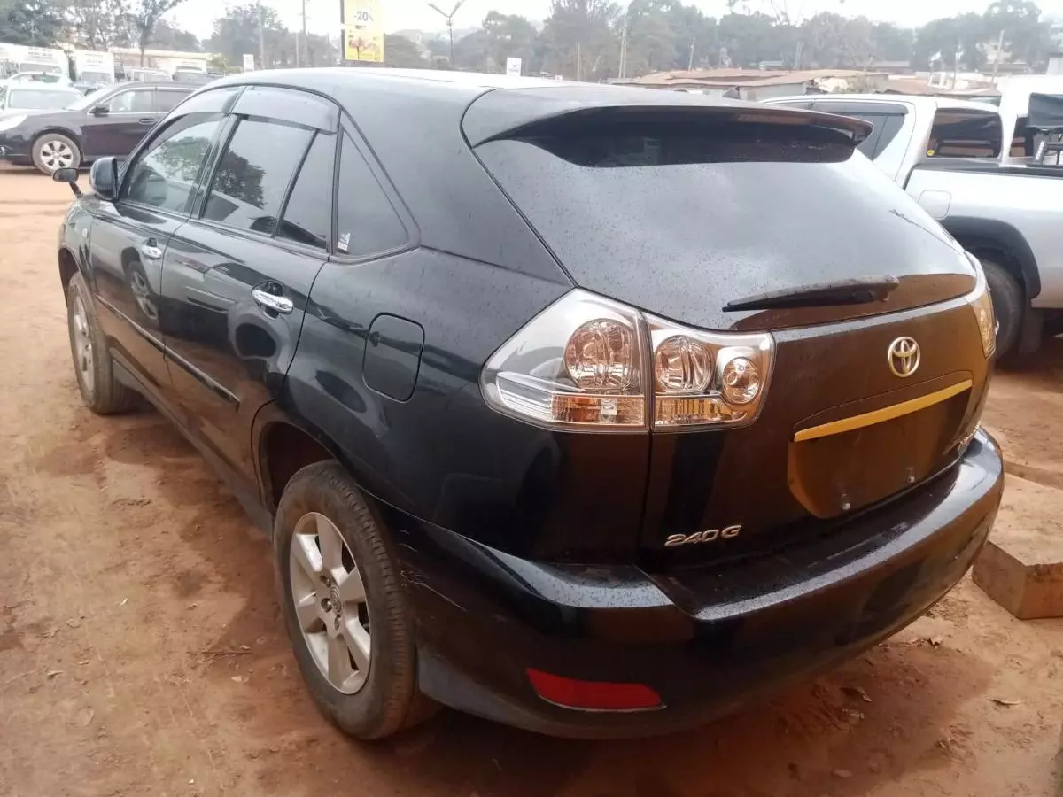 Toyota Harrier   - 2009