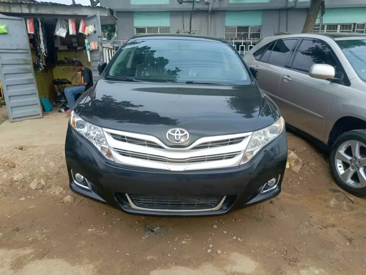 Toyota Venza   - 2013