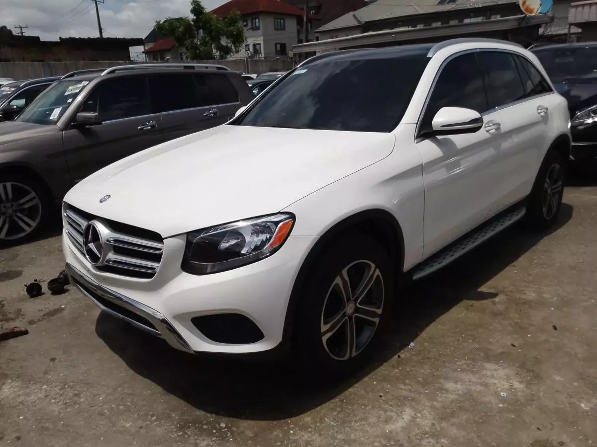 Mercedes-Benz GLC 300   - 2017