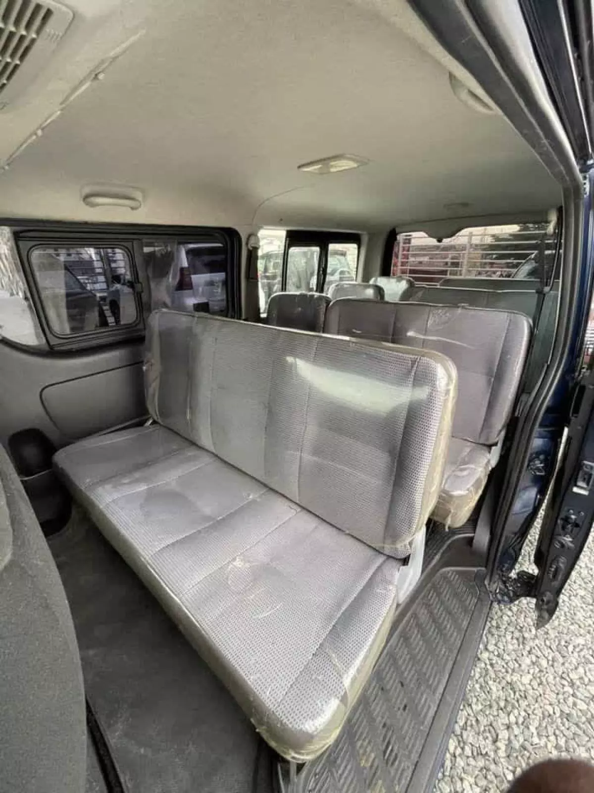 Toyota Hiace   - 2014