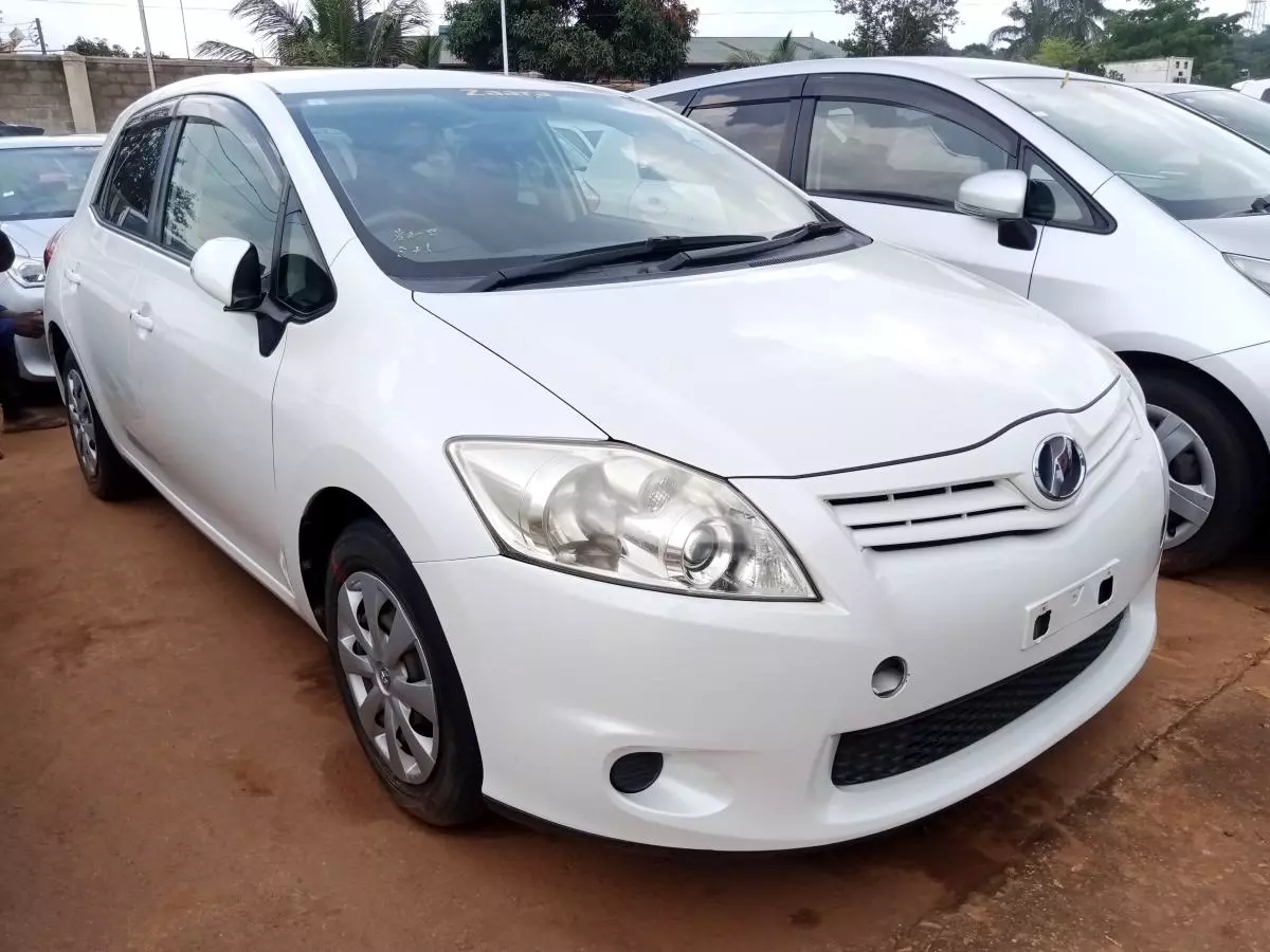 Toyota Auris   - 2009