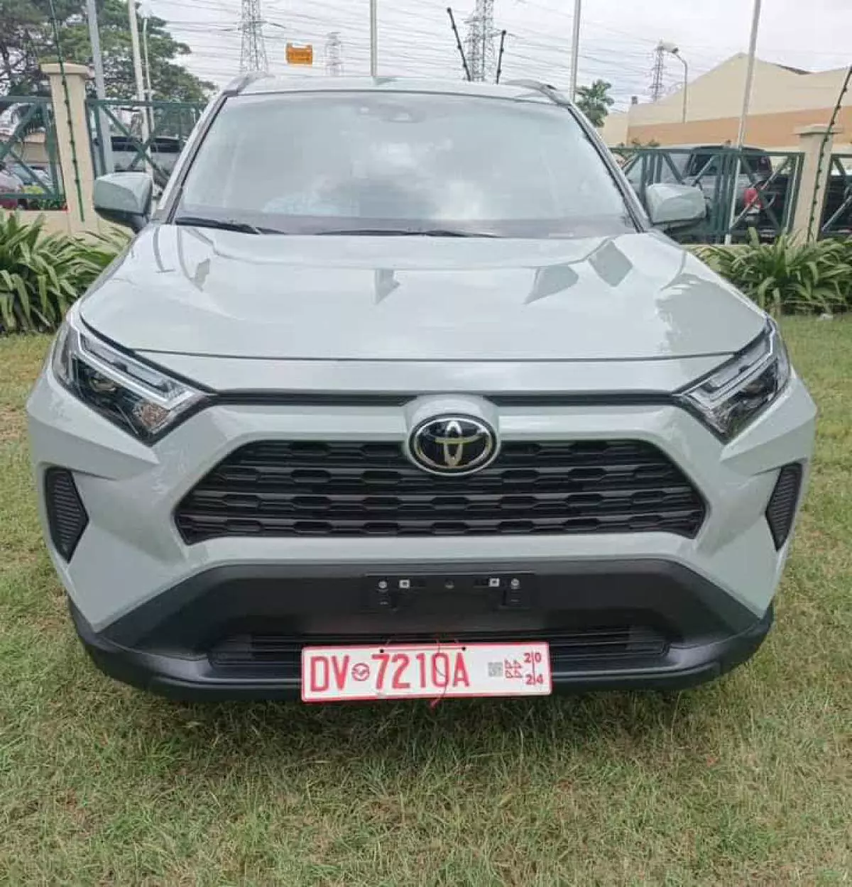 Toyota RAV 4   - 2023