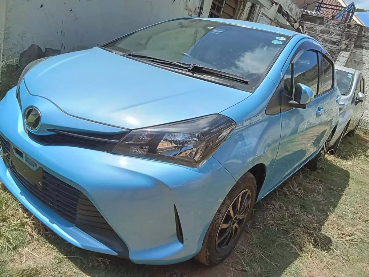 Toyota Vitz   - 2016