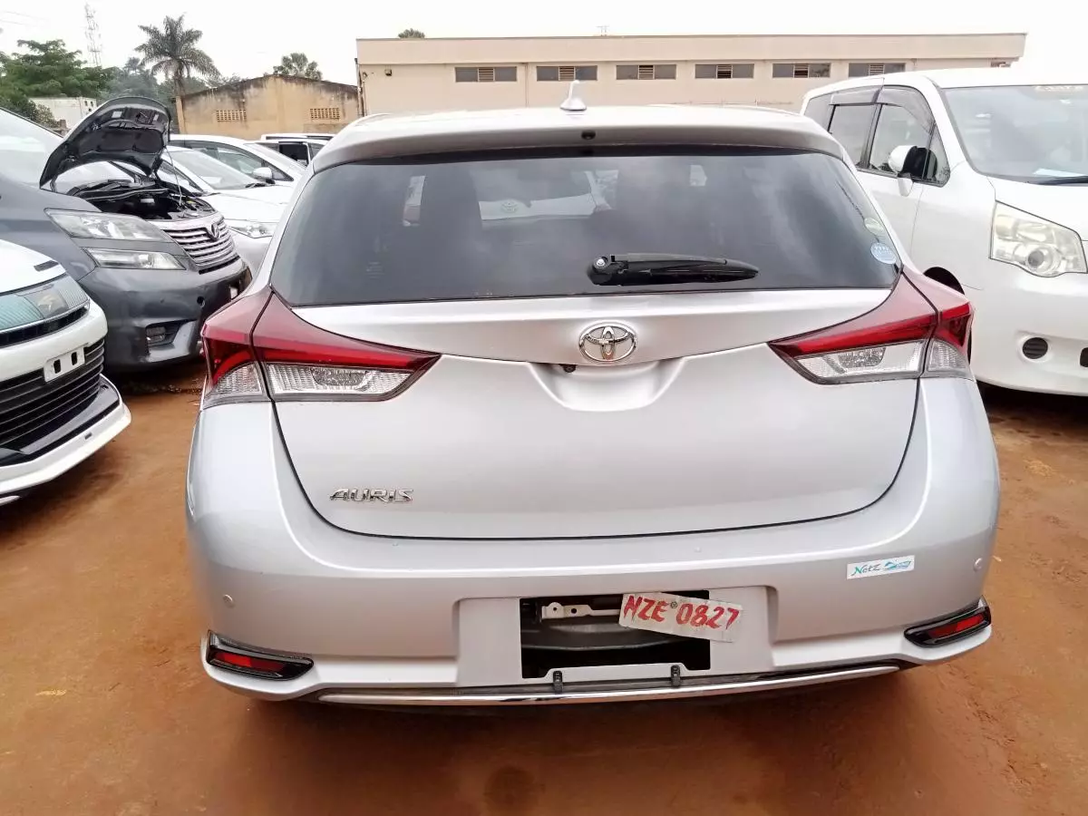 Toyota Auris   - 2016