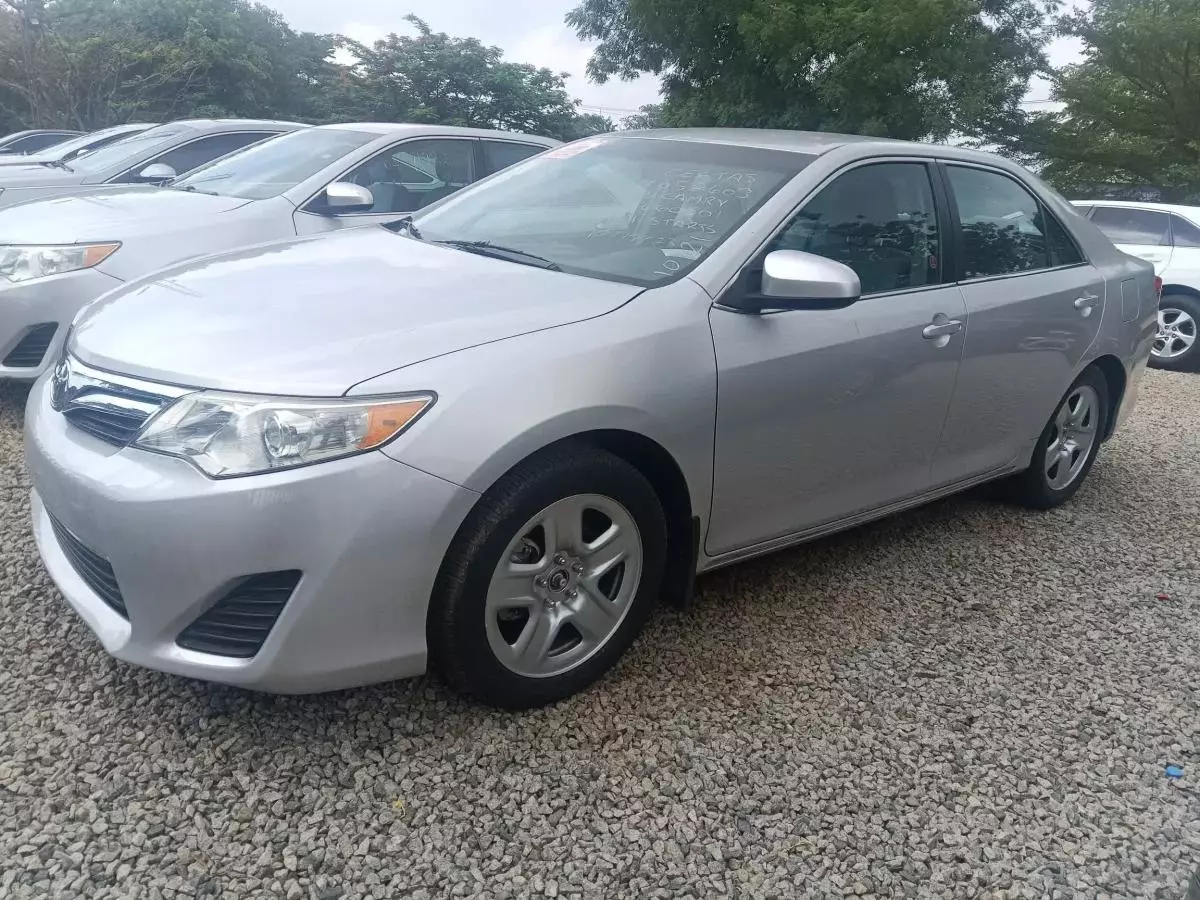 Toyota Camry   - 2013