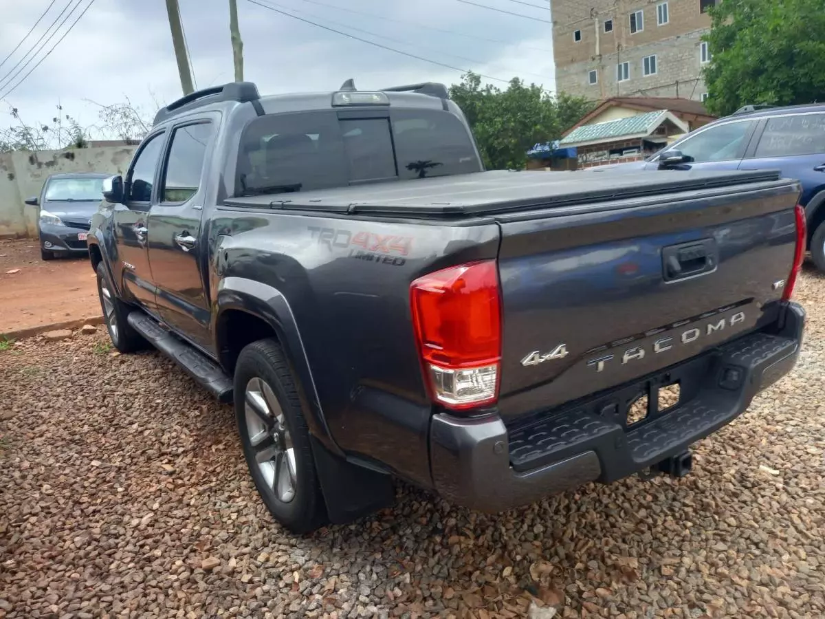 Toyota Tacoma   - 2019