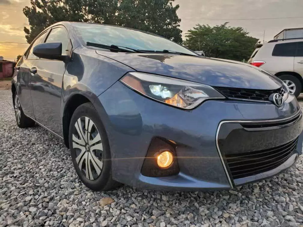 Toyota Corolla   - 2016