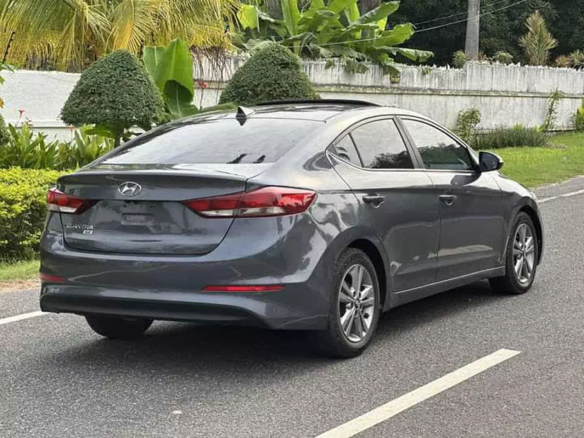 Hyundai Elantra   - 2017