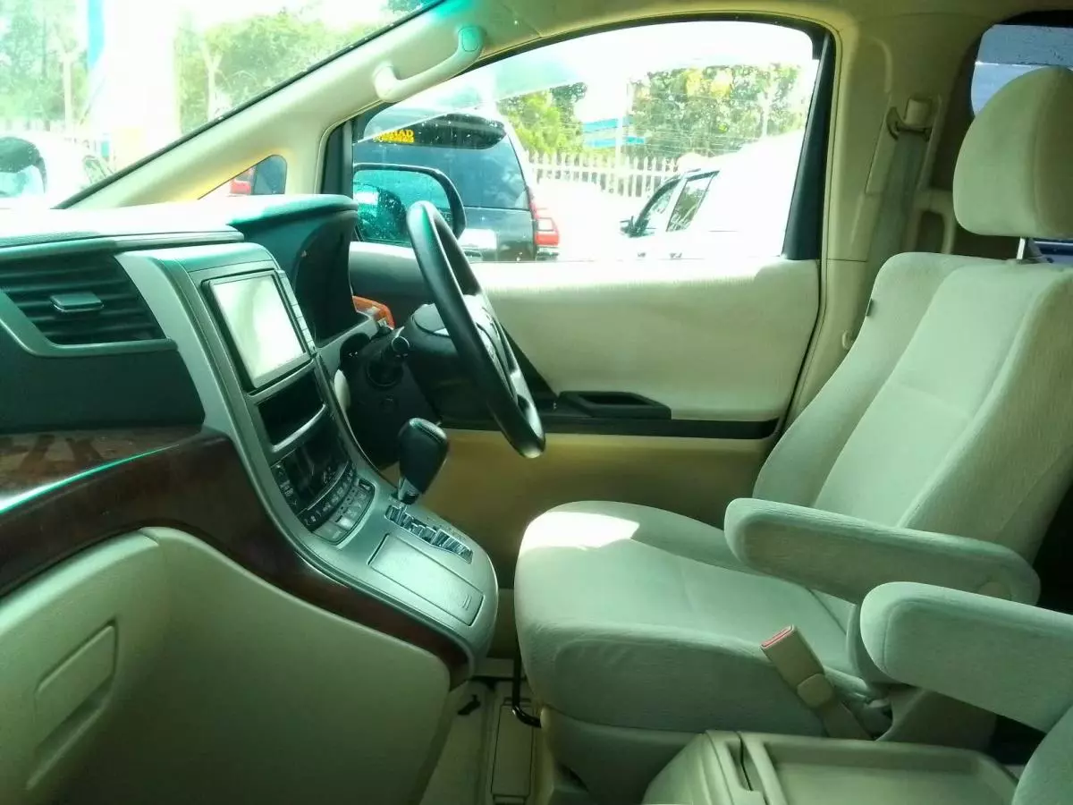 Toyota Alphard - 2010