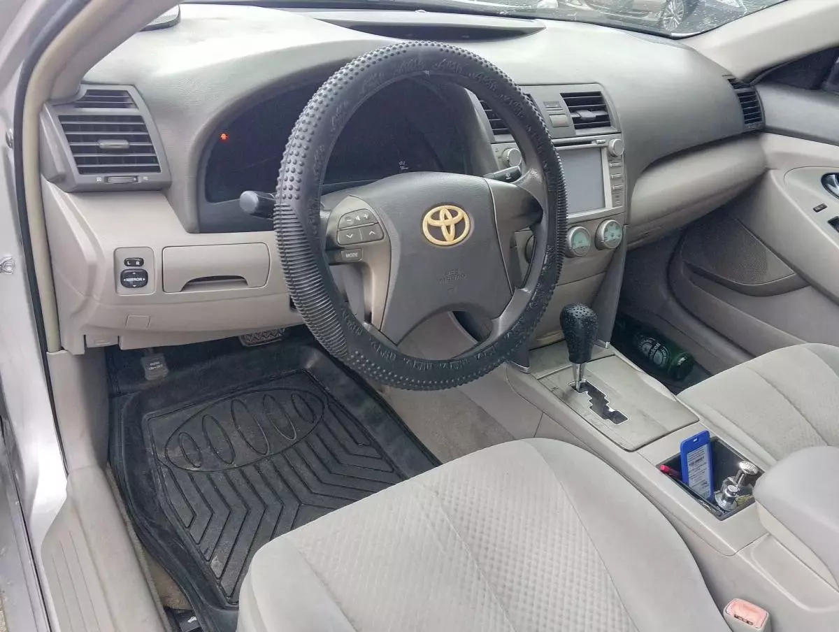 Toyota Camry   - 2008