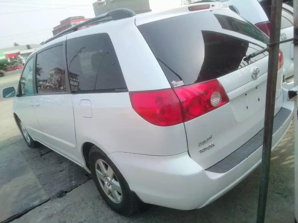 Toyota Sienna - 2008
