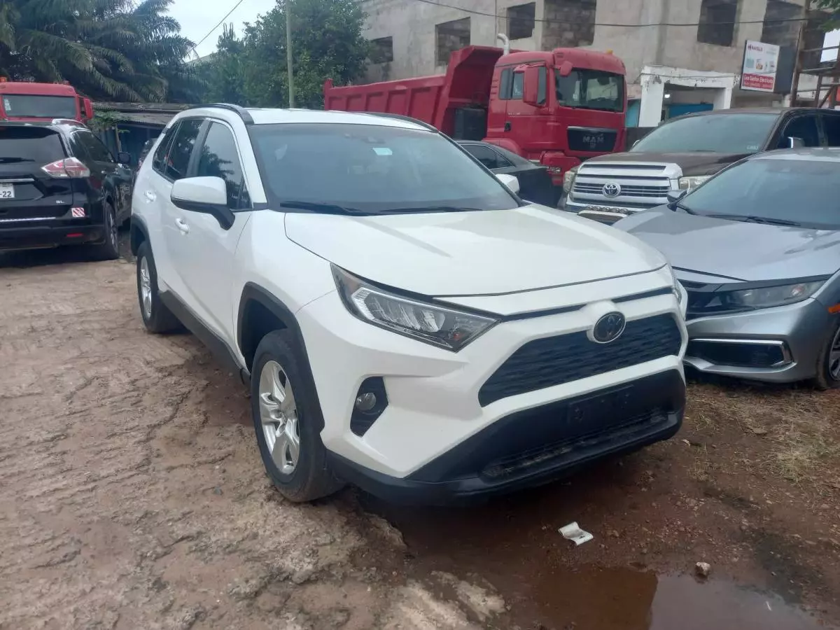 Toyota RAV 4   - 2020