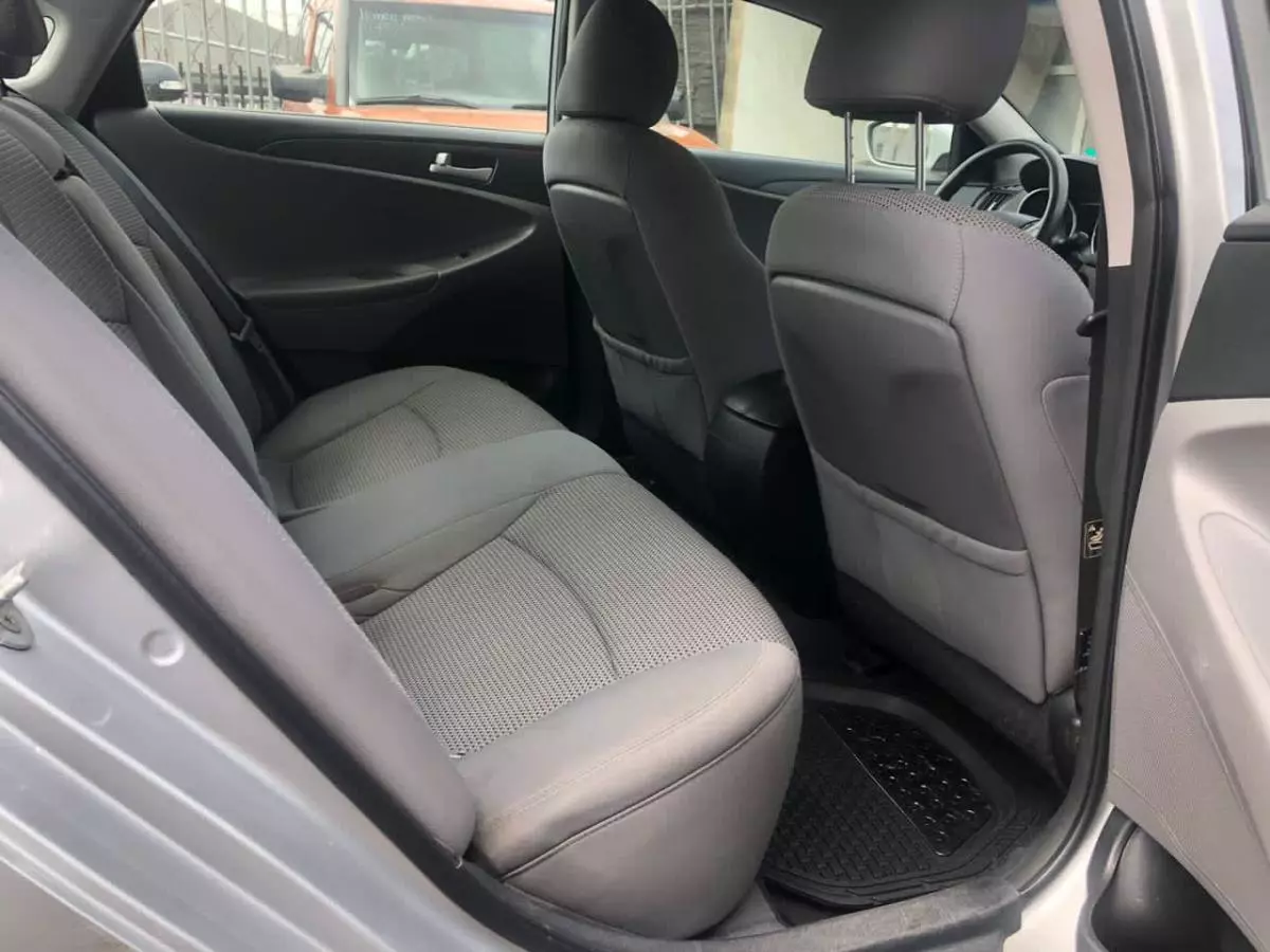 Hyundai Sonata - 2011