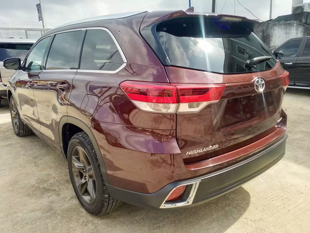 Toyota Highlander   - 2019