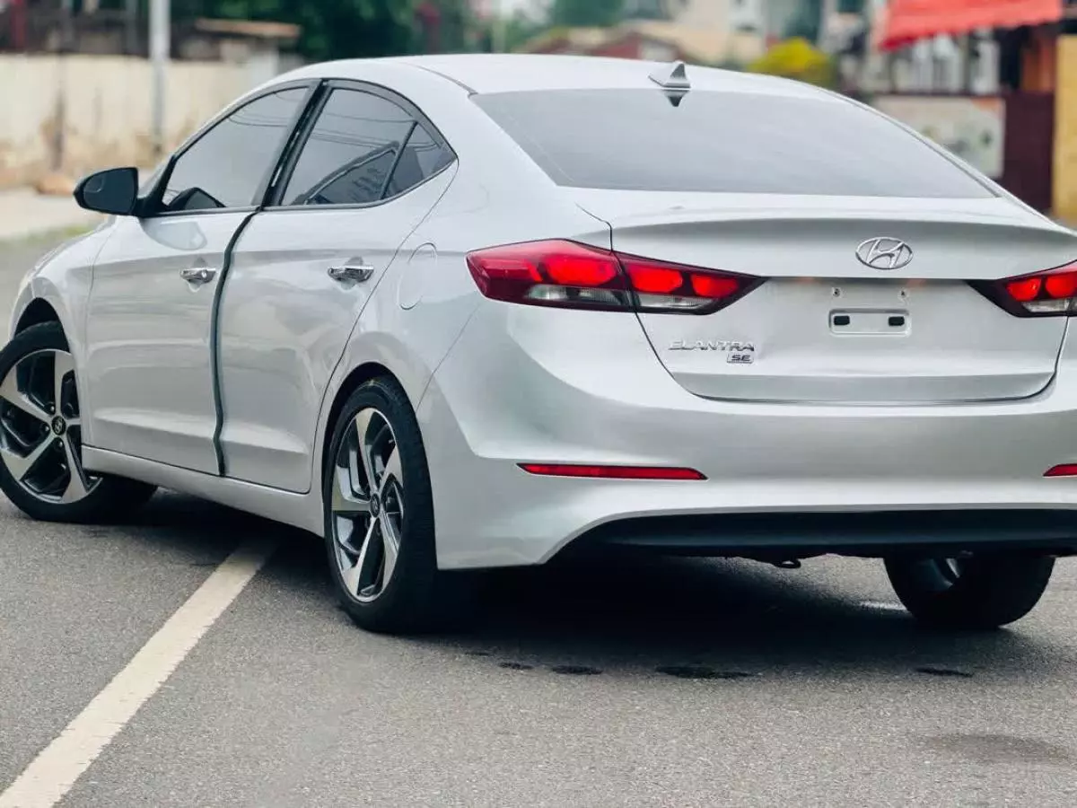 Hyundai Elantra   - 2017