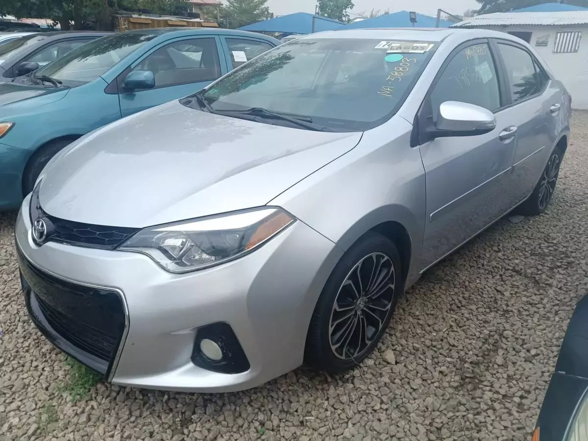 Toyota Corolla   - 2014