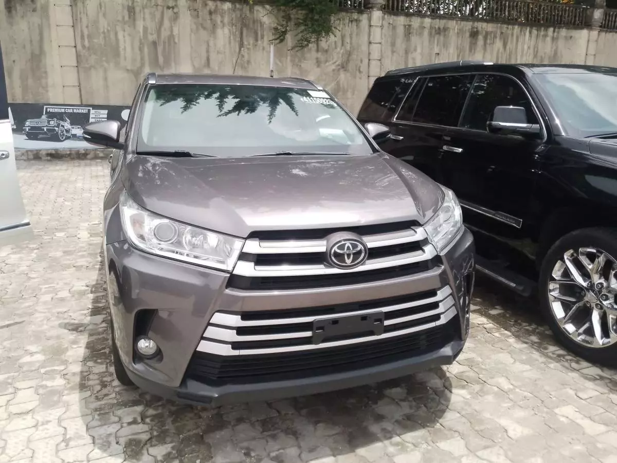 Toyota Highlander   - 2018