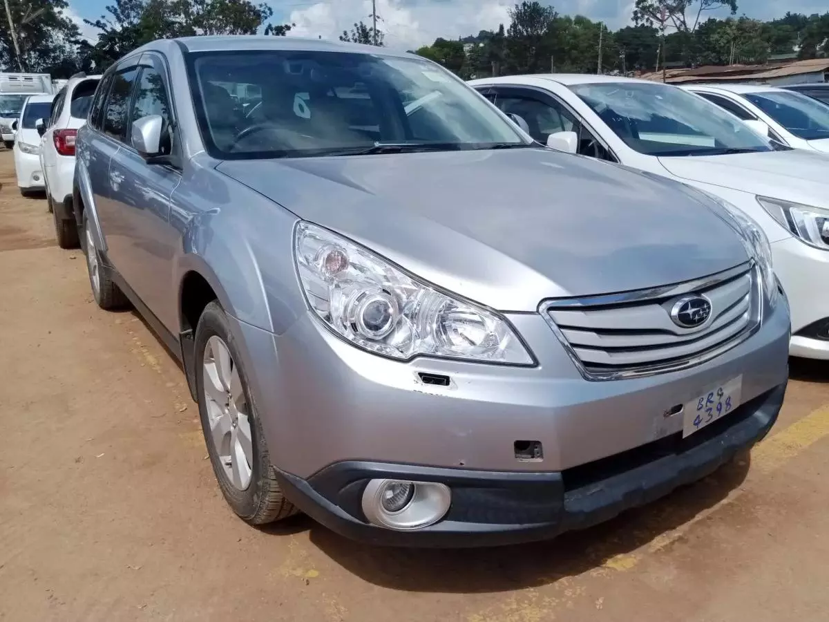 Subaru Outback   - 2010