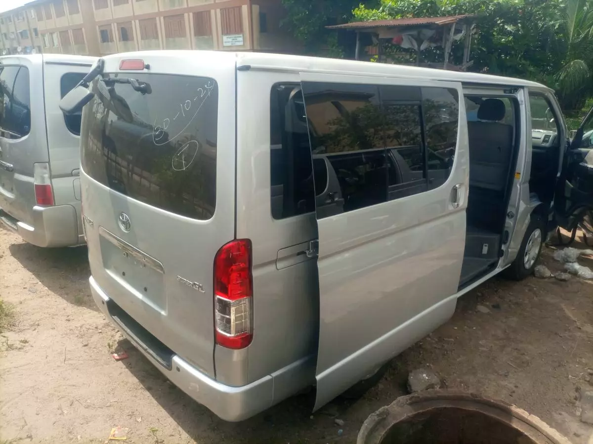 Toyota Hiace   - 2008