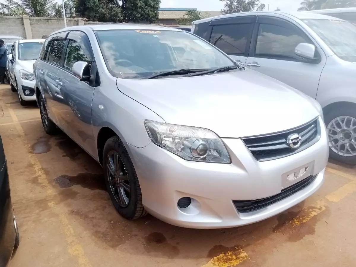 Toyota Fielder    - 2011