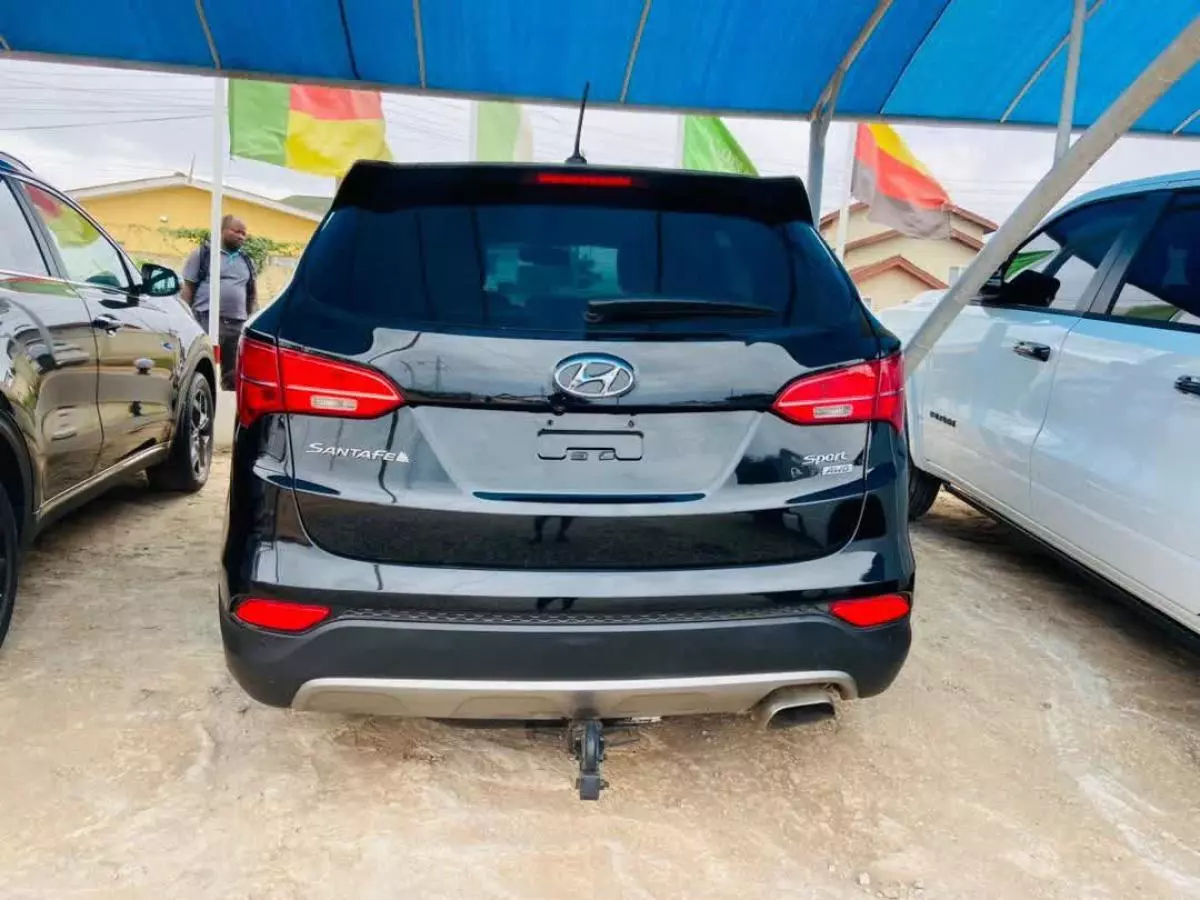 Hyundai Santa Fe   - 2013