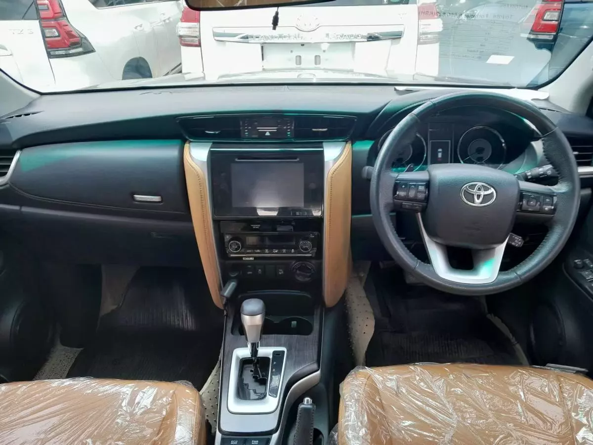 Toyota Fortuner - 2016