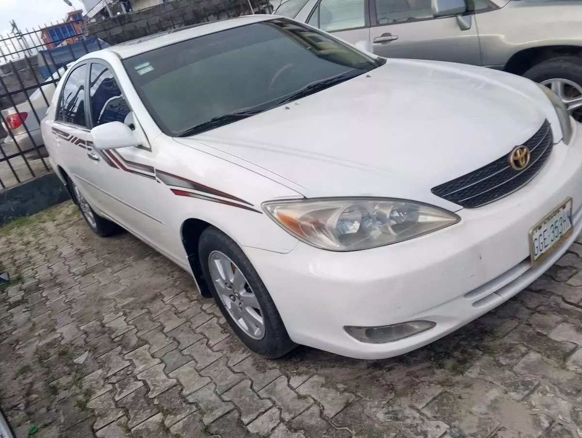 Toyota Camry   - 2003