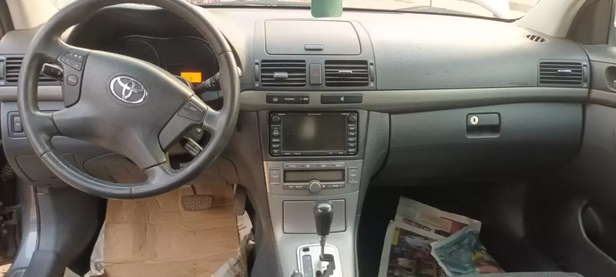 Toyota Avensis   - 2008