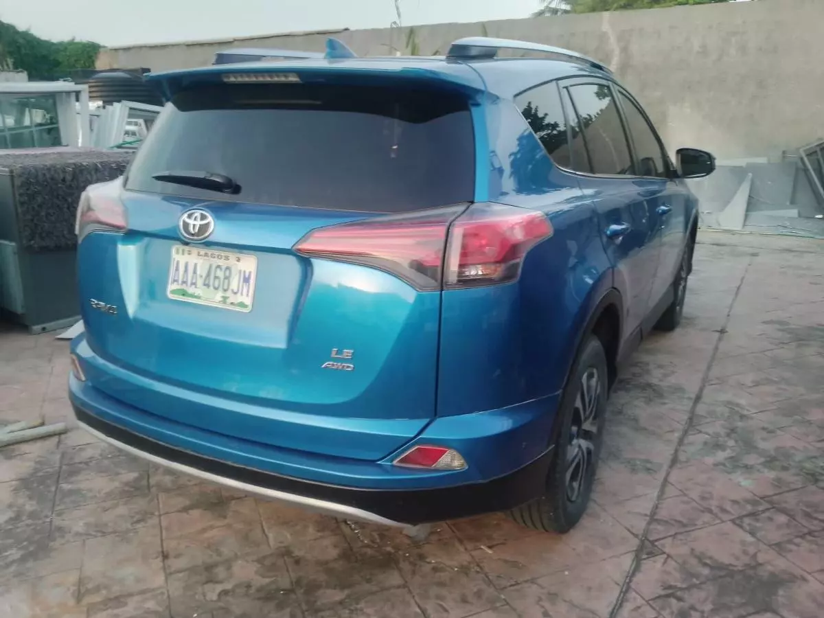 Toyota RAV 4   - 2016