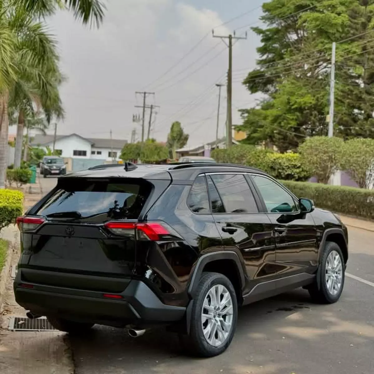 Toyota RAV 4   - 2019