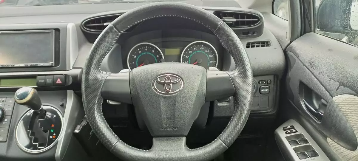Toyota Wish   - 2009