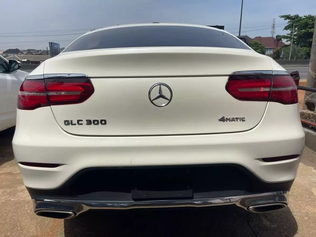 Mercedes-Benz GLC 300   - 2017