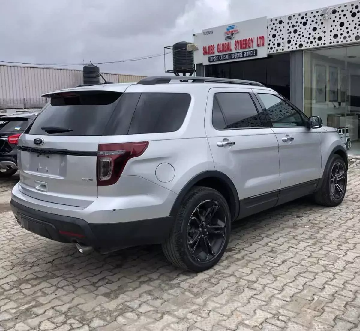 Ford Explorer - 2013